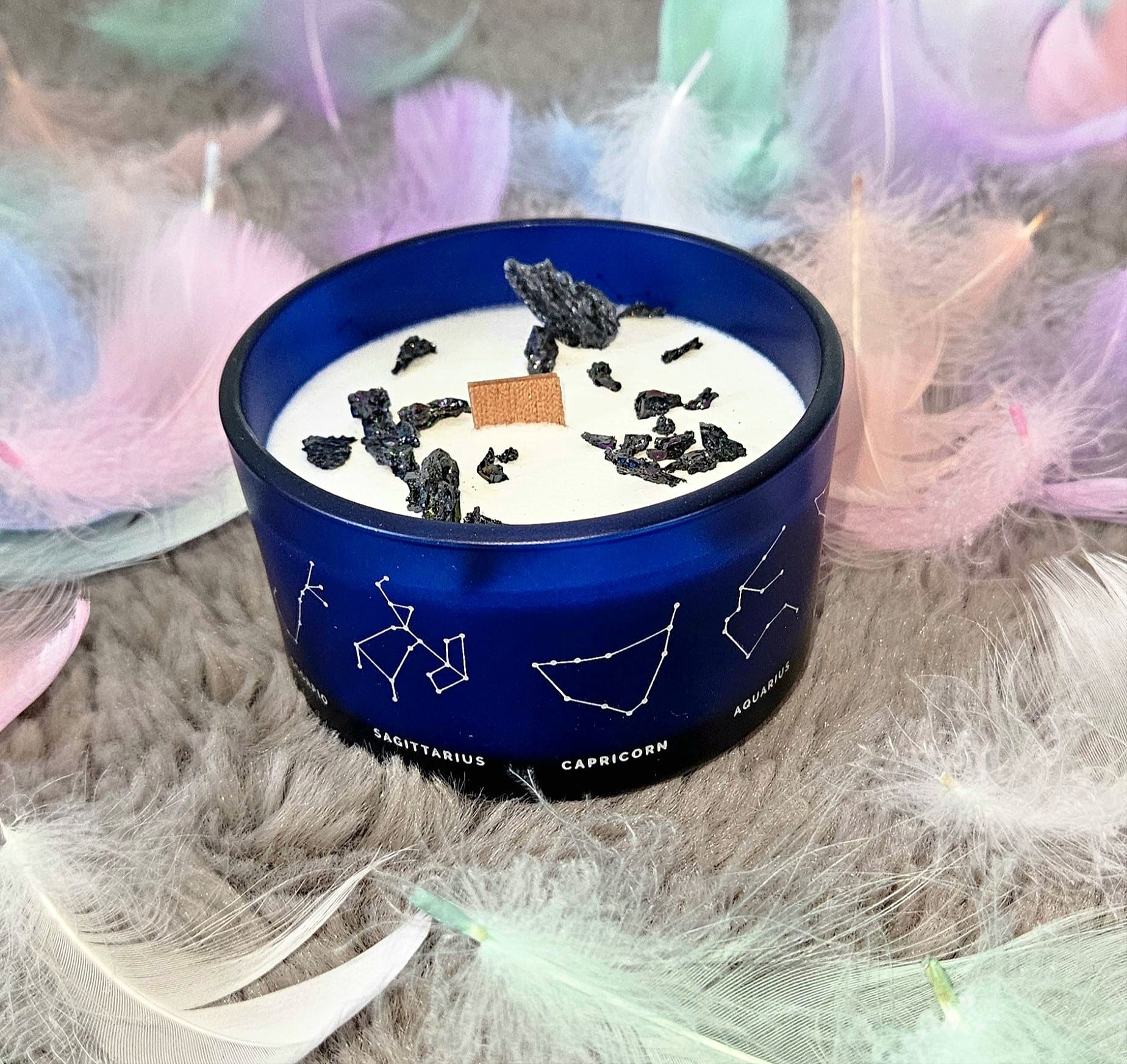 Bougie parfumée zodiaque Scorpion – cire de soja, parfum épicé et notes florales.